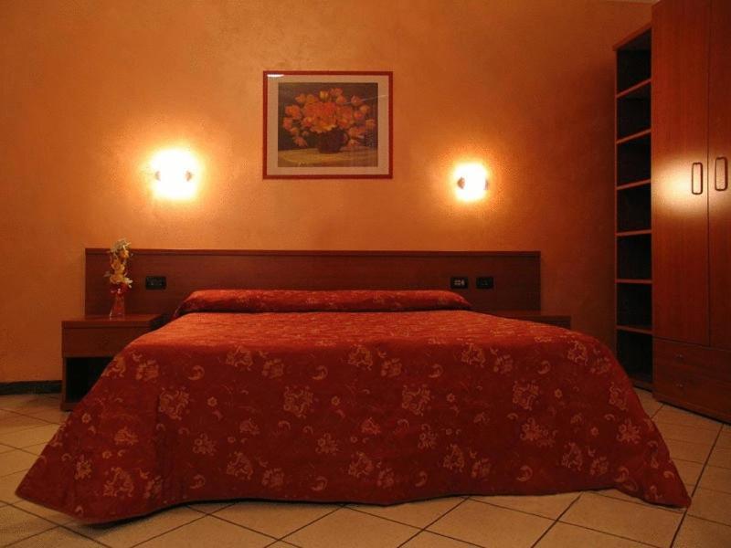 Hotel Stazione Ливорно Экстерьер фото