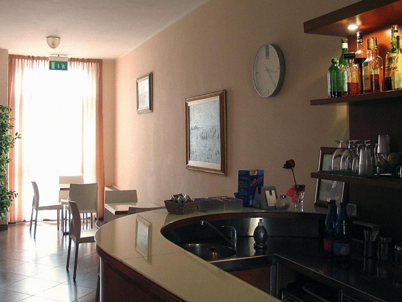 Hotel Stazione Ливорно Экстерьер фото