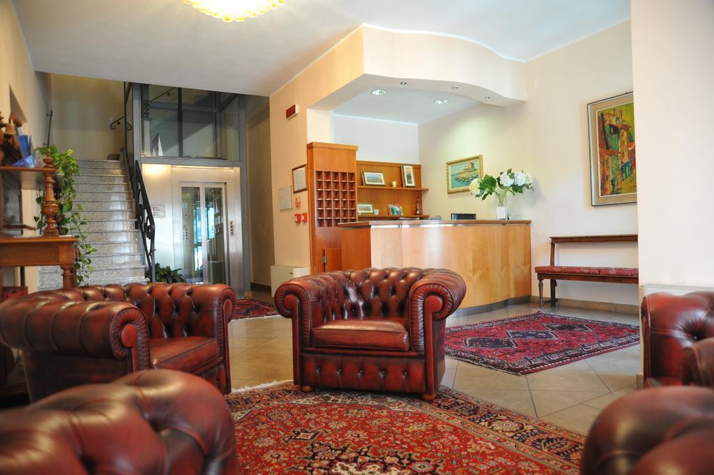 Hotel Stazione Ливорно Экстерьер фото