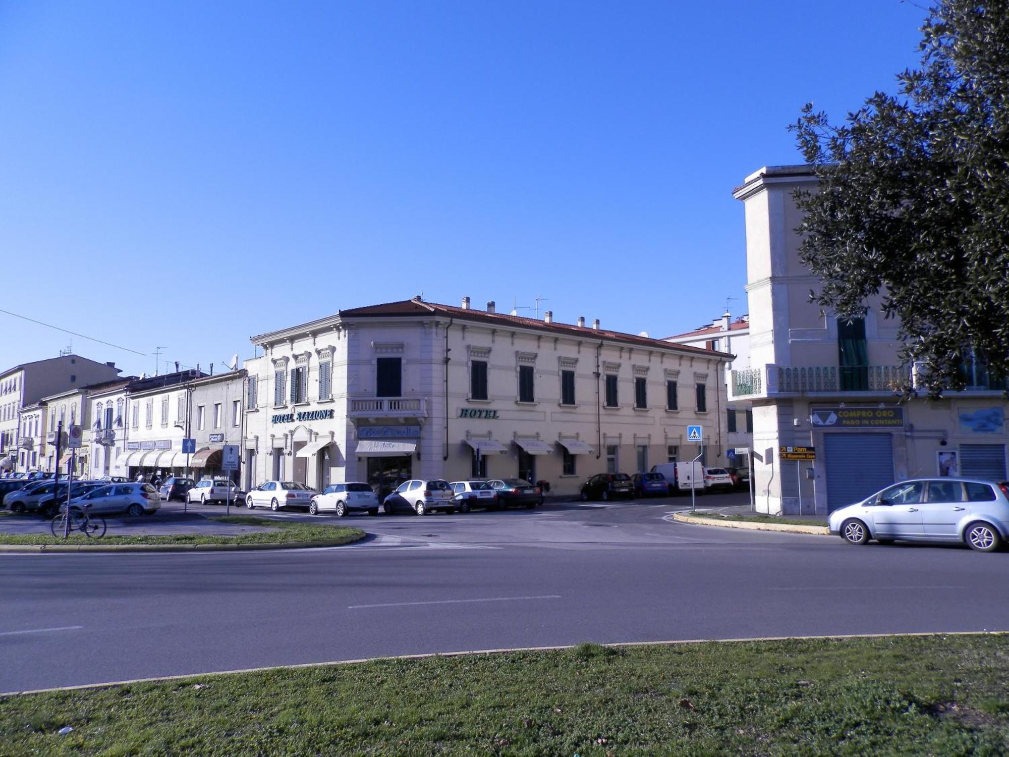Hotel Stazione Ливорно Экстерьер фото