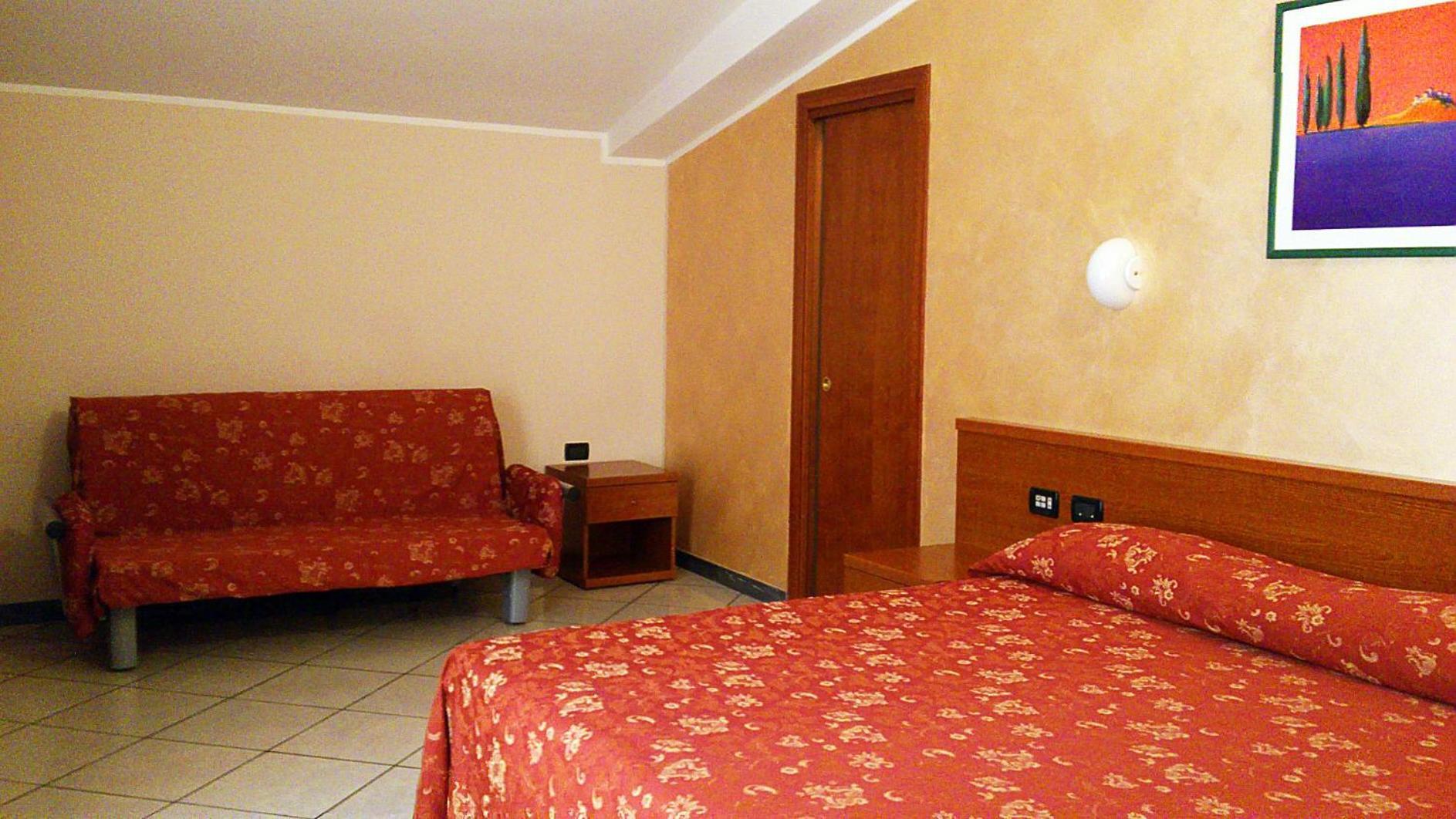 Hotel Stazione Ливорно Экстерьер фото